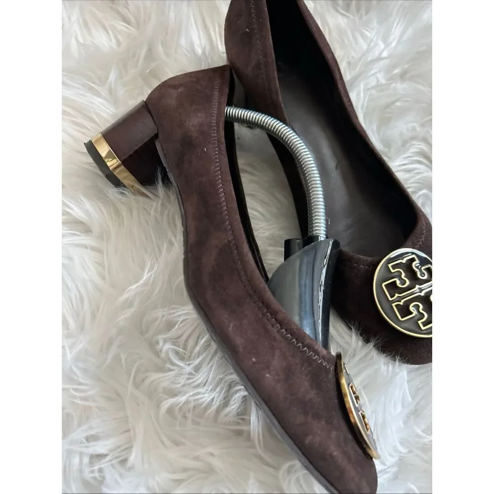 TORY BURCH Amy brown suede gold enamel logo detail low heel pumps shoes size 8M